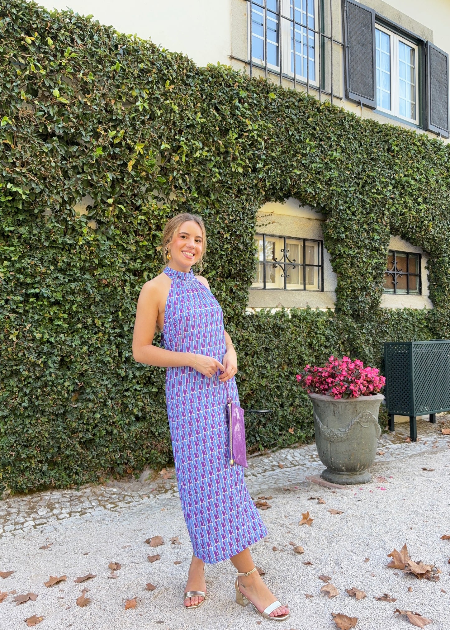 Vestido Midi com Gola Halter