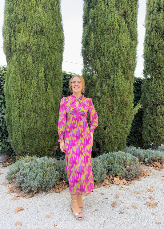 Vestido midi com decote cruzado e mangas compridas