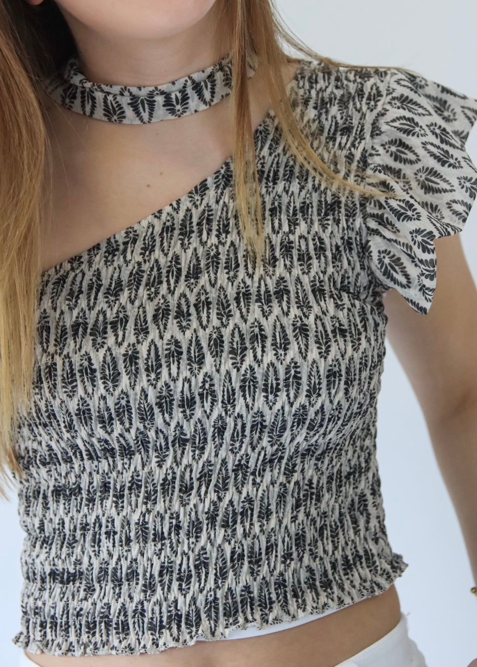 Top de Um Ombro com Lenço/Choker Opcional