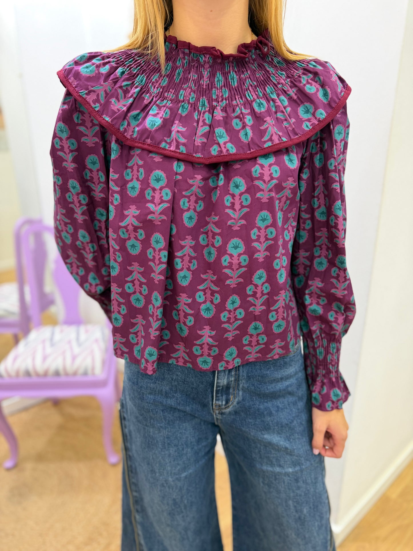 Blusa com Padrão e Gola