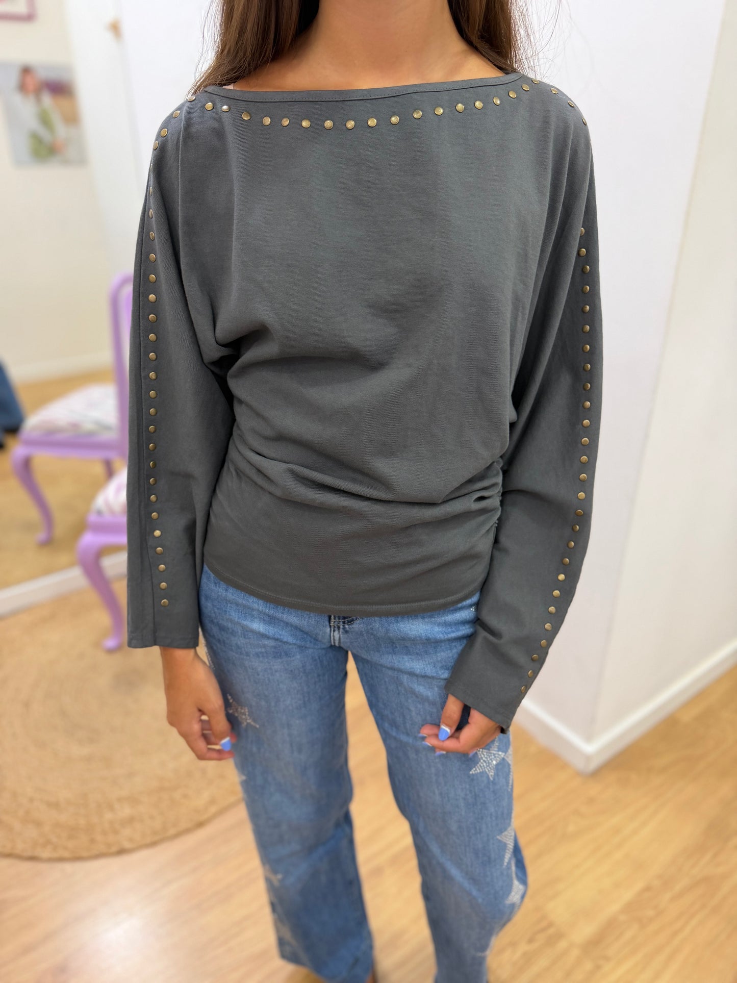 Camisola com Detalhes e Tachas