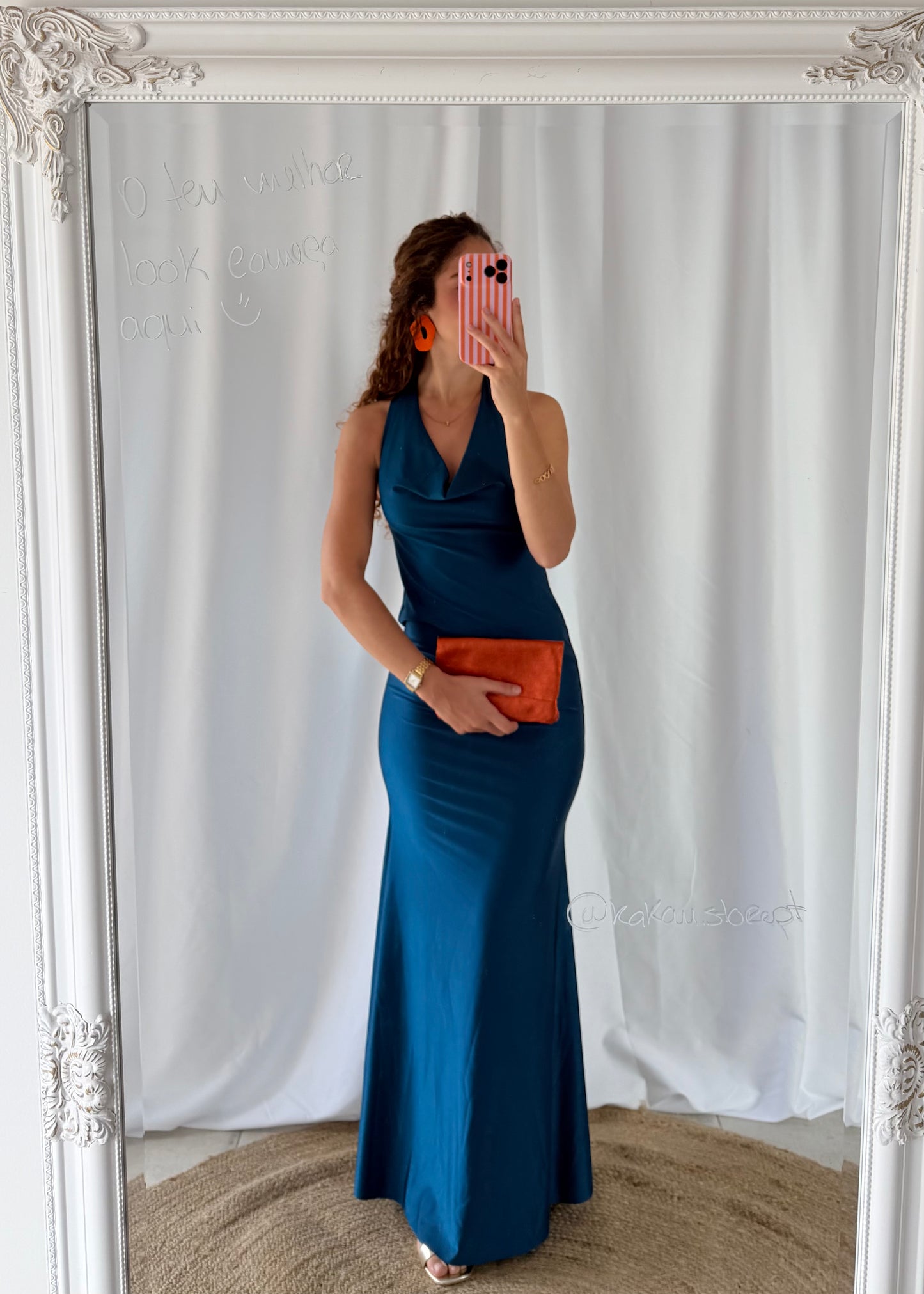 Vestido com Brilho Ligeiro