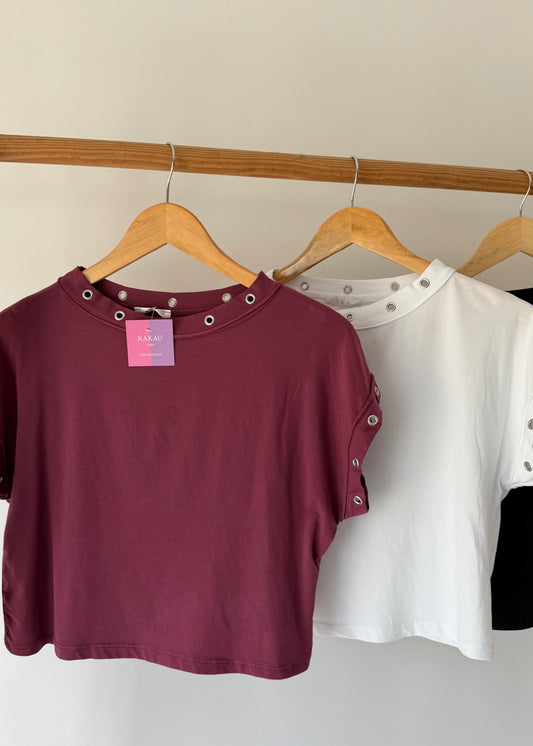 T-shirt com Tachas Abertas | XS ao S | Várias Cores