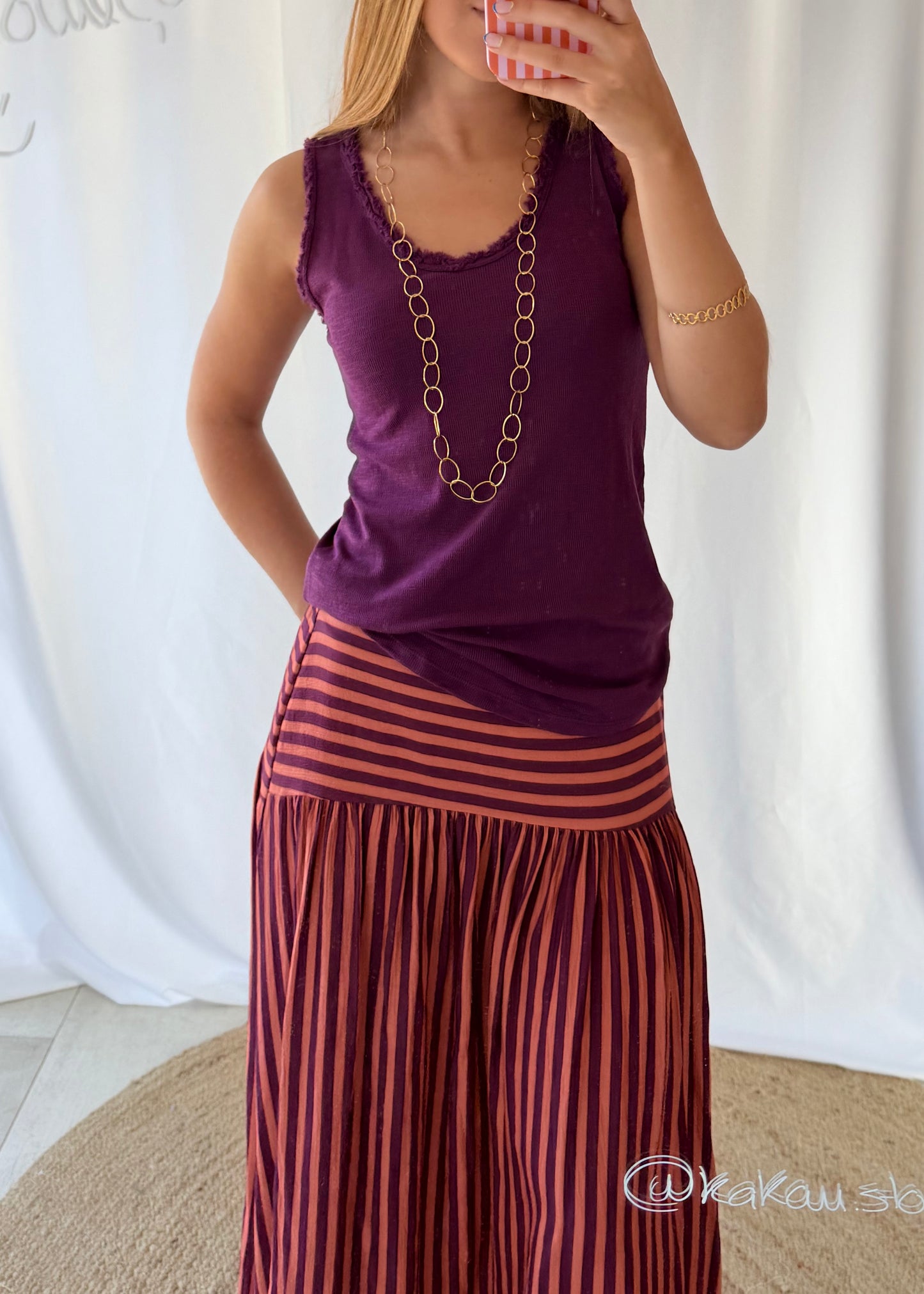 Top de cavas da Kakau, modelo simples e versátil de tamanho único, veste do S ao M.