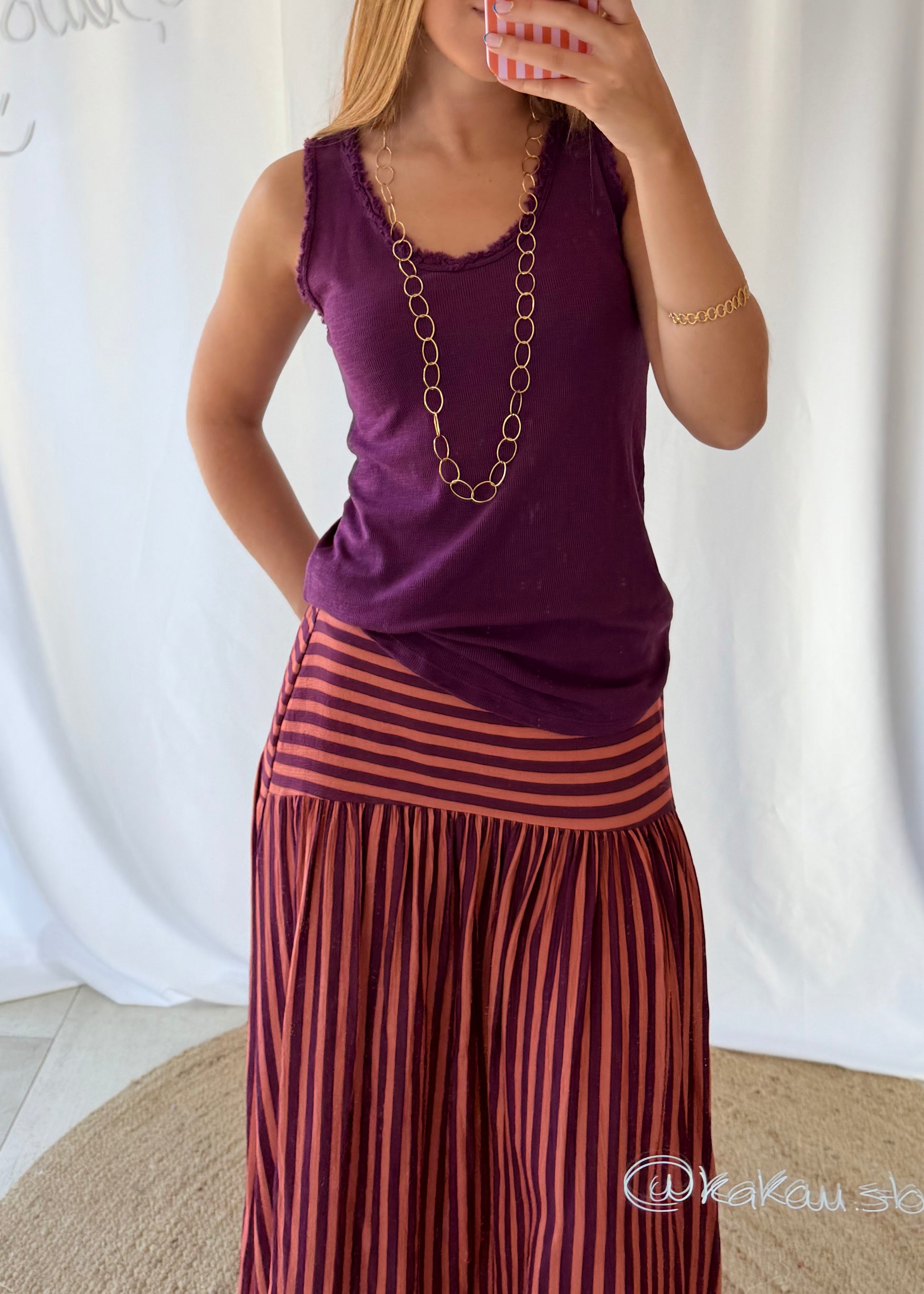 Top de cavas da Kakau, modelo simples e versátil de tamanho único, veste do S ao M.