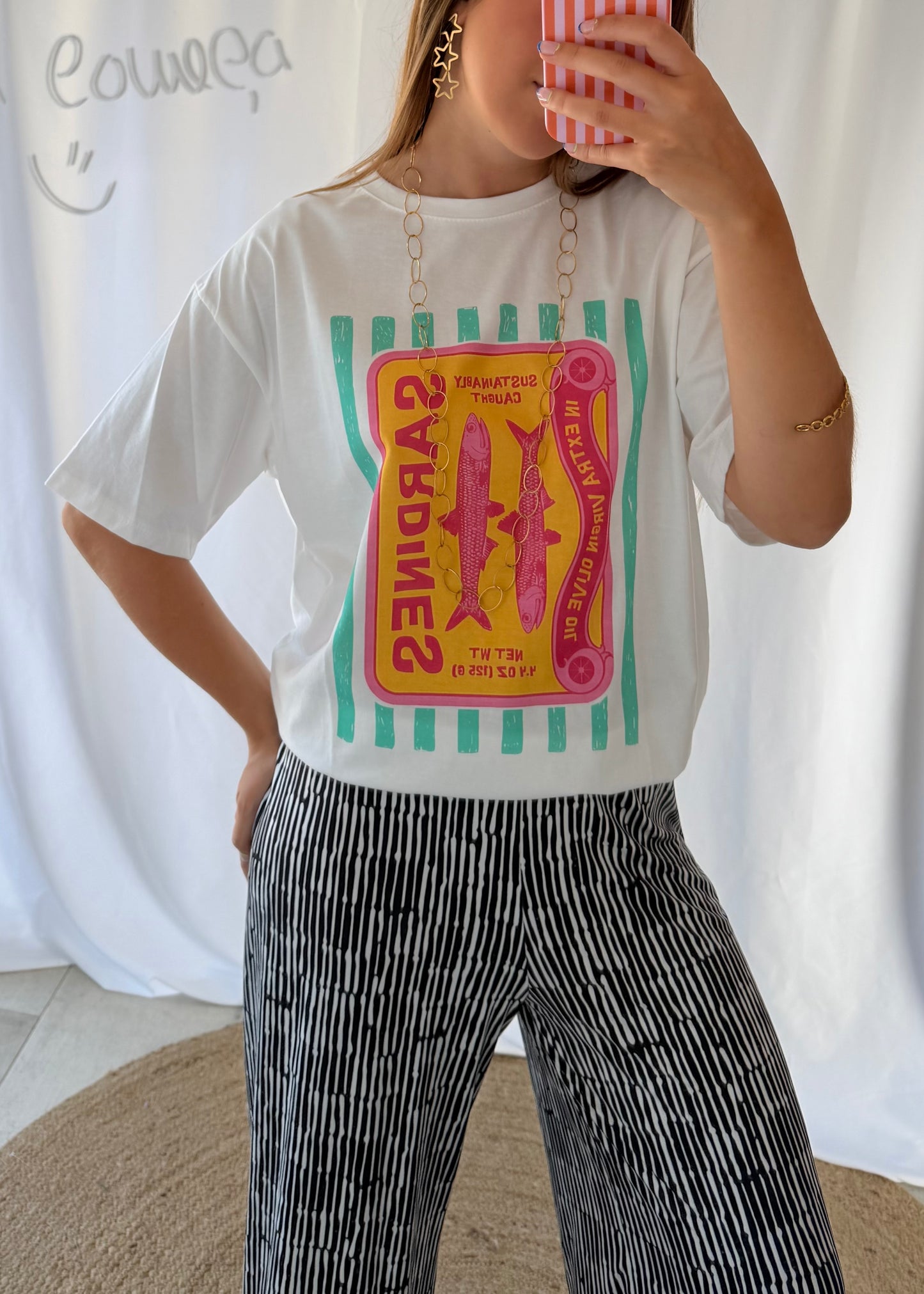 T-shirt estampada, disponível em várias cores, com gola redonda, tamanho único (veste do XS ao M), corte confortável - Kakau Store