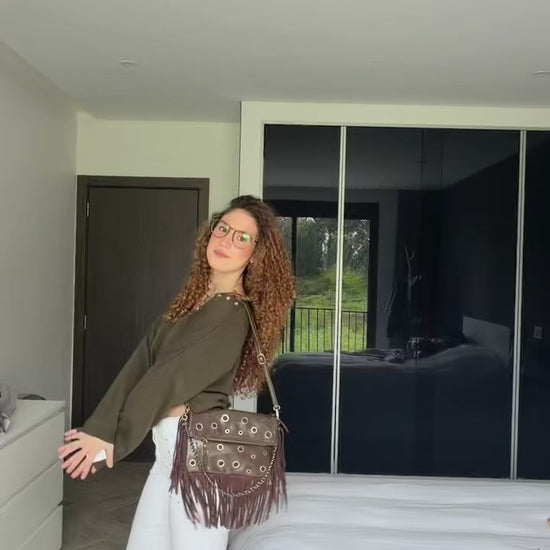 mala com tachas e franjas sintetica kakau store